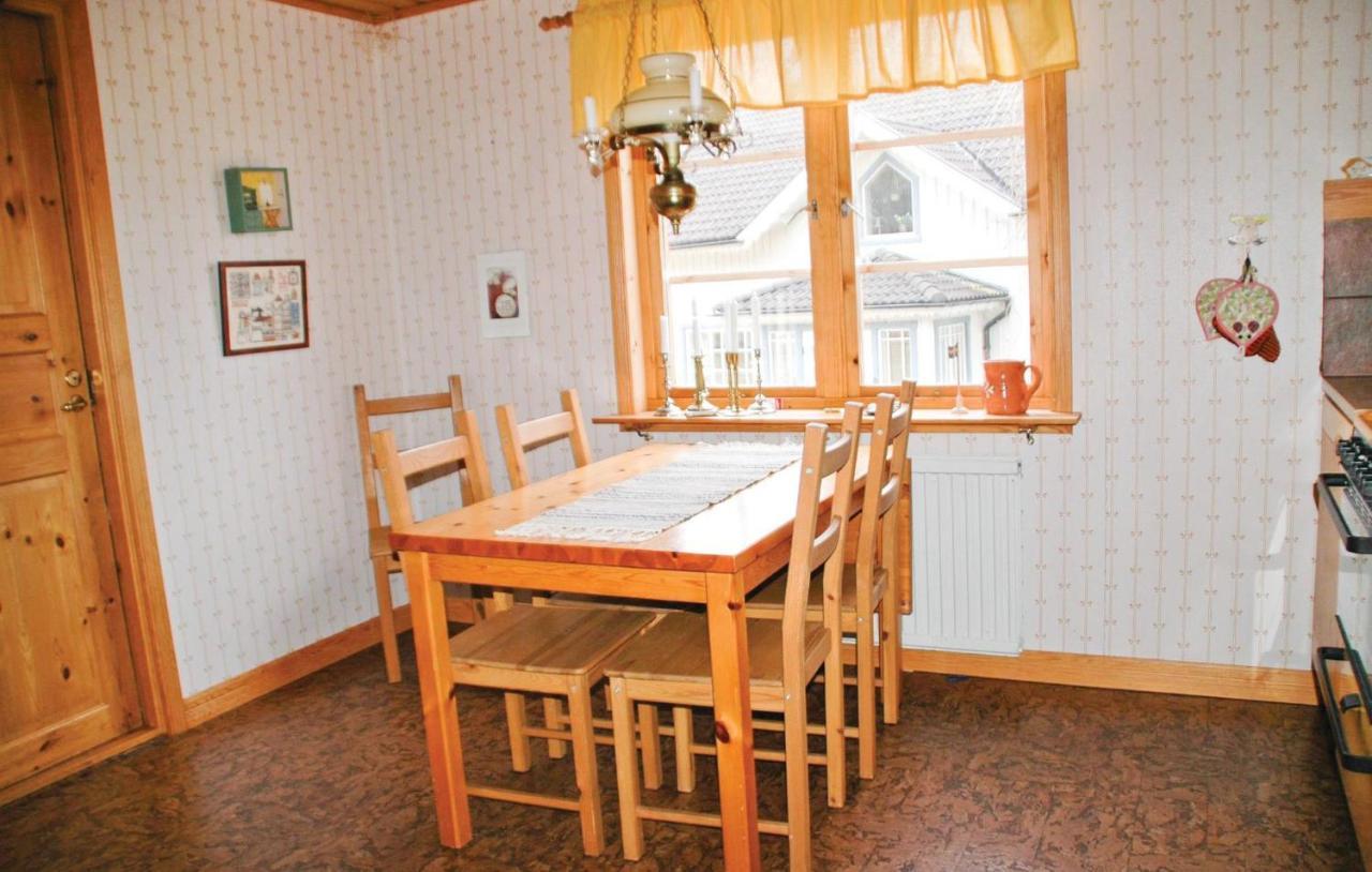 Cozy Home In Uddevalla With Wifi Häljebol 外观 照片