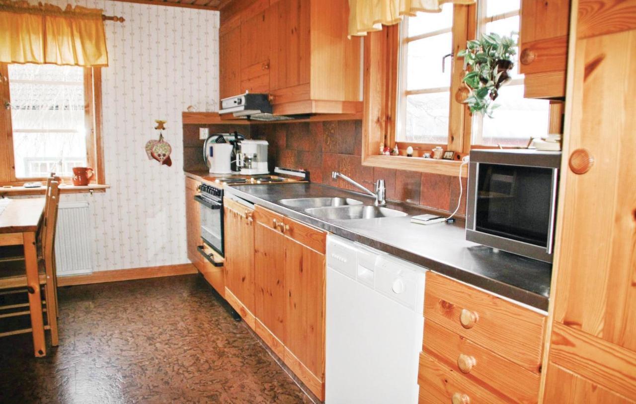 Cozy Home In Uddevalla With Wifi Häljebol 外观 照片